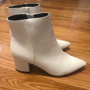 Shein Size 6 Pointed Toe White Ankle Boots